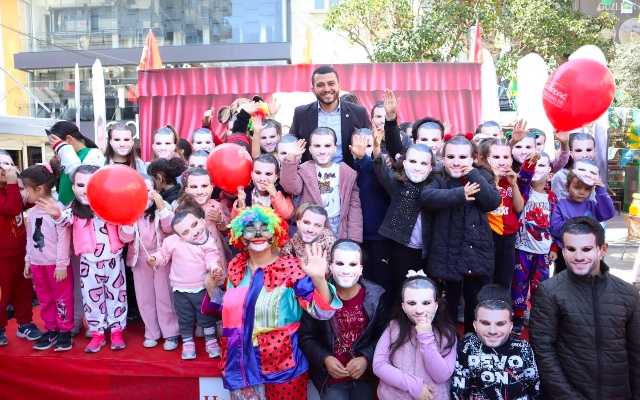 Ahmet Karadağ Çocukların Yüzünü Güldürüyor
