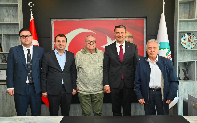 Duayen Gazeteci Yavuz Donat’tan Başkan Zeyrek’e tebrik ziyareti