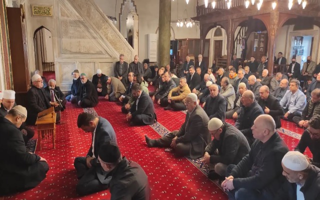 ARINÇ AILESI’NIN MERHUM FERTLERI IÇIN MEVLIT OKUTULDU