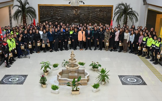 MANISA EMNIYETİ  8 MART DÜNYA KADINLAR GÜNÜ'NÜ KUTLADI