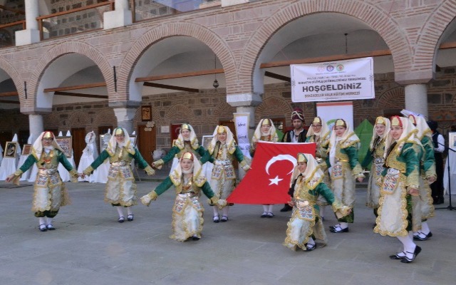 ŞEHZADELER'DE ''SANATIN DİLİYLE DEĞERLERİMİZ'' SERGİSİ AÇILDI