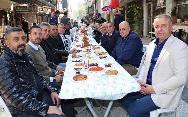 ÇİMENTEPE ESNAFINDAN BAŞKAN ŞİMŞEK’E TEŞEKKÜR KAHVALTISI