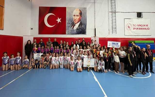 MİNİK CİMNASTİKÇİLER ALAŞEHİR’DE 23 NİSAN İÇİN YARIŞTI